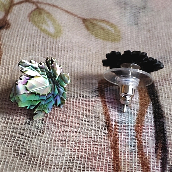 Petite Real Carved Abalone Shell Maple Marijuana Leaf Leaves Pierced Earrings - Picture 4 of 9
